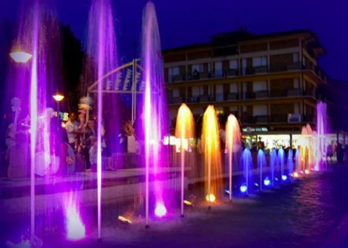 דירה Colorful Flat With Shared Pool