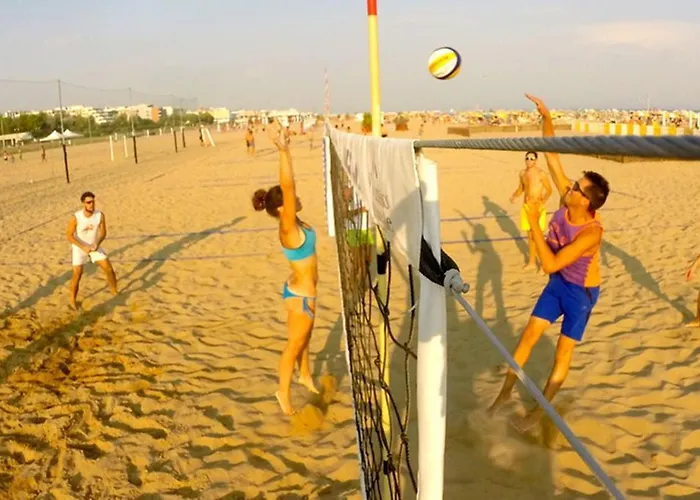 Colorful Flat With Shared Pool *