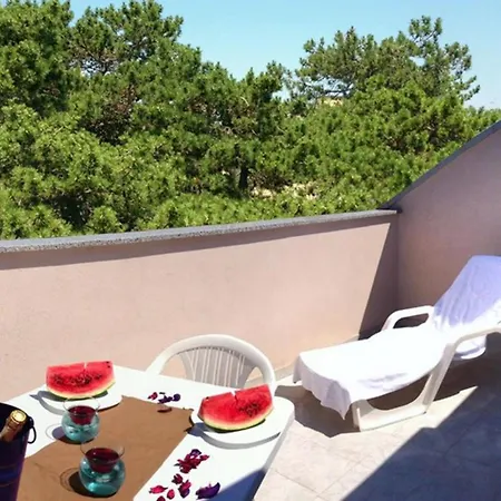 Colorful Flat With Shared Pool