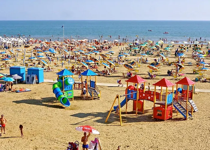 Colorful Flat With Shared Pool