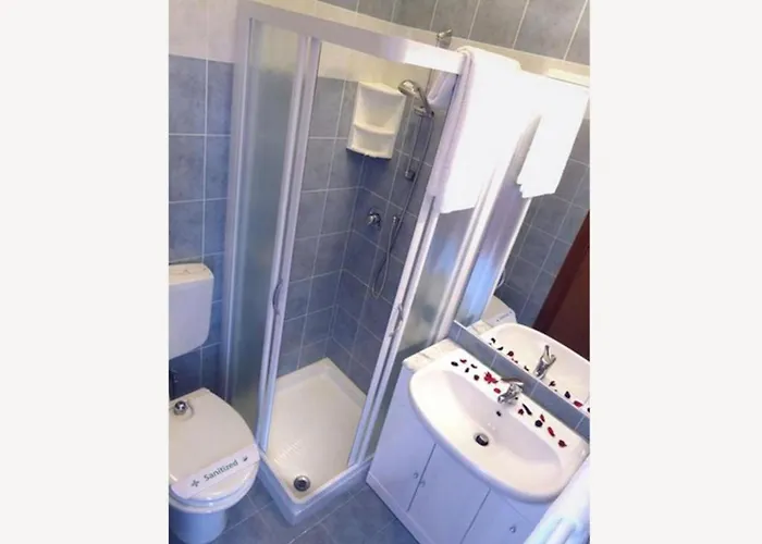 Colorful Flat With Shared Pool Διαμέρισμα